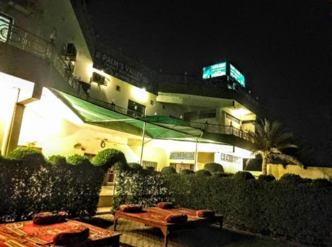 Palm Valley Hotel Sukkur Exteriör bild