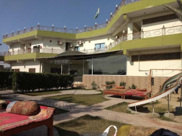 Palm Valley Hotel Sukkur Exteriör bild