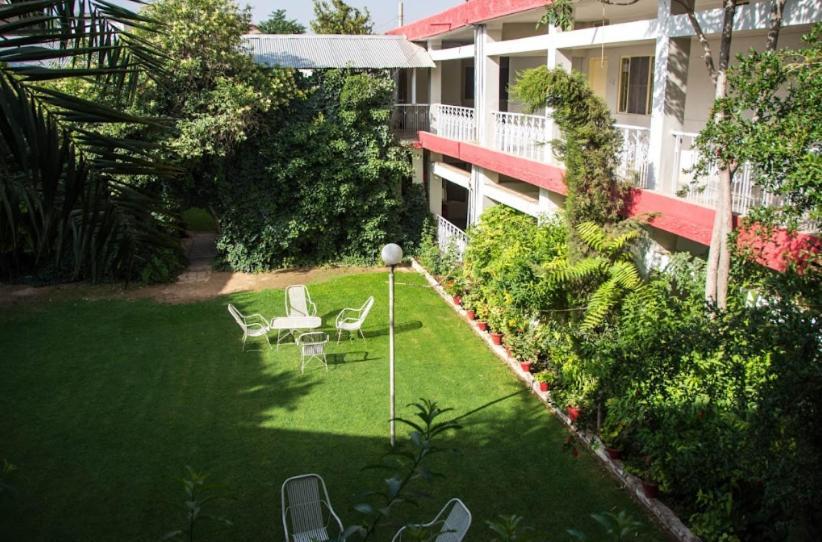 Palm Valley Hotel Sukkur Exteriör bild