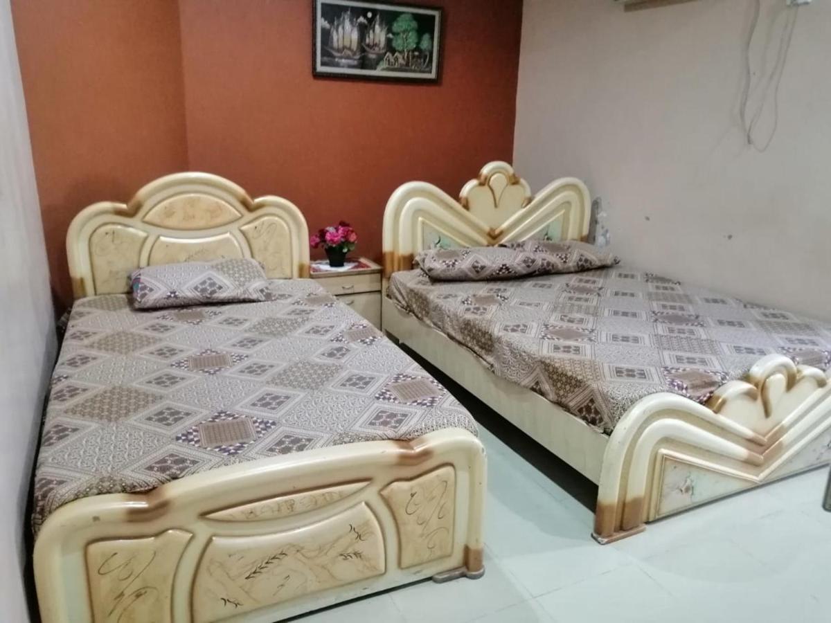 Palm Valley Hotel Sukkur Exteriör bild